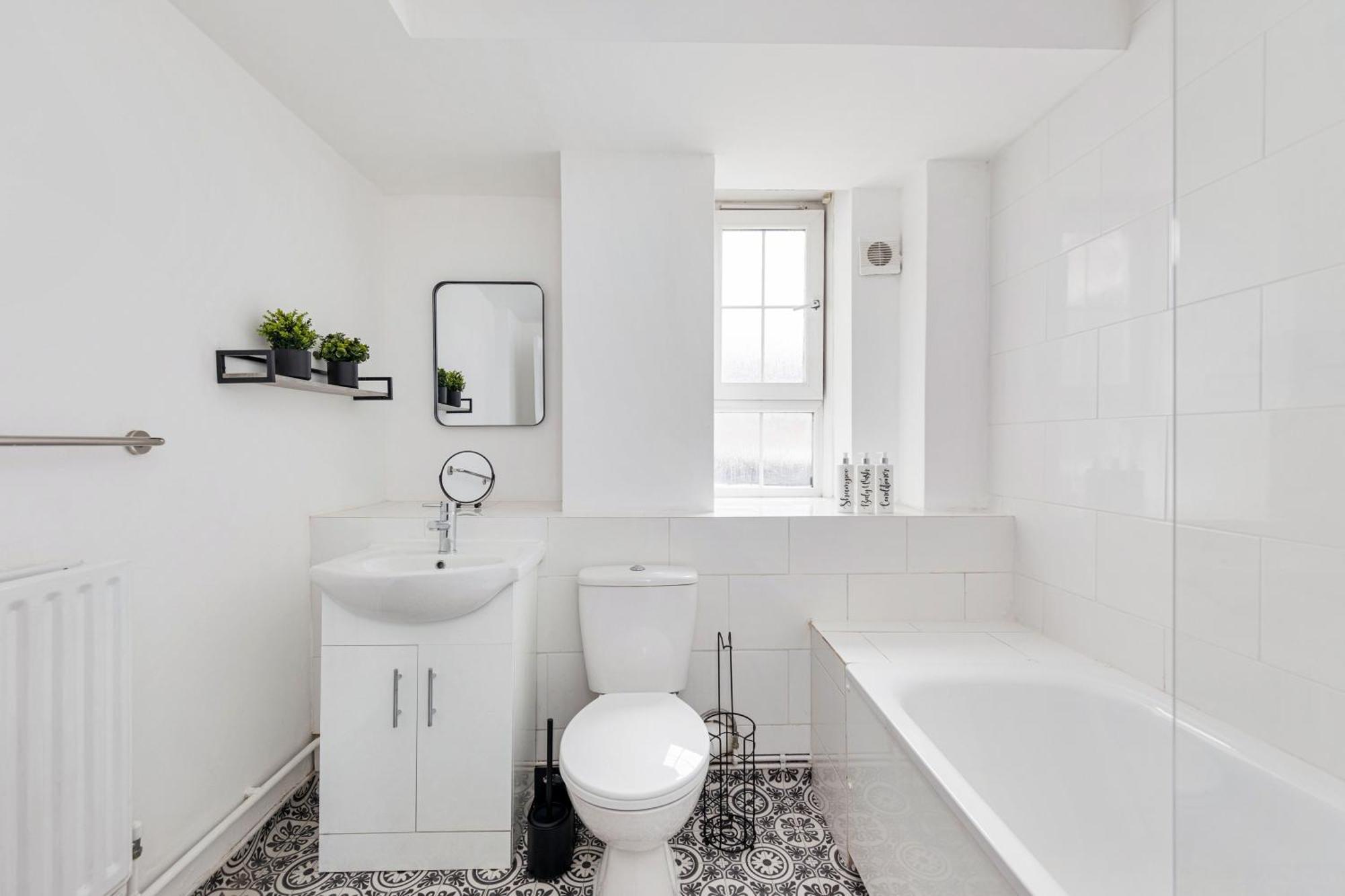 Sleek Shoreditch Hideout - 2 Bed Gem With Balcony In Central London Exteriör bild