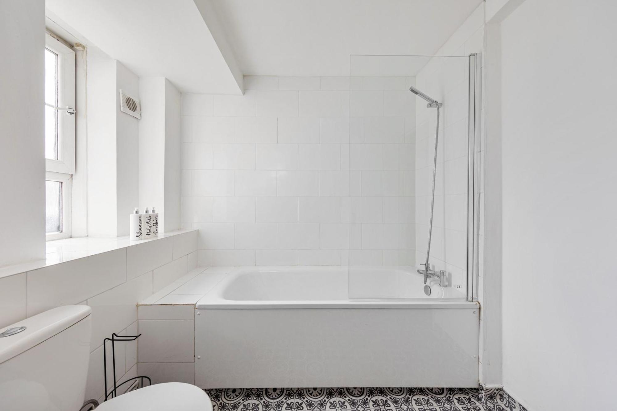 Sleek Shoreditch Hideout - 2 Bed Gem With Balcony In Central London Exteriör bild